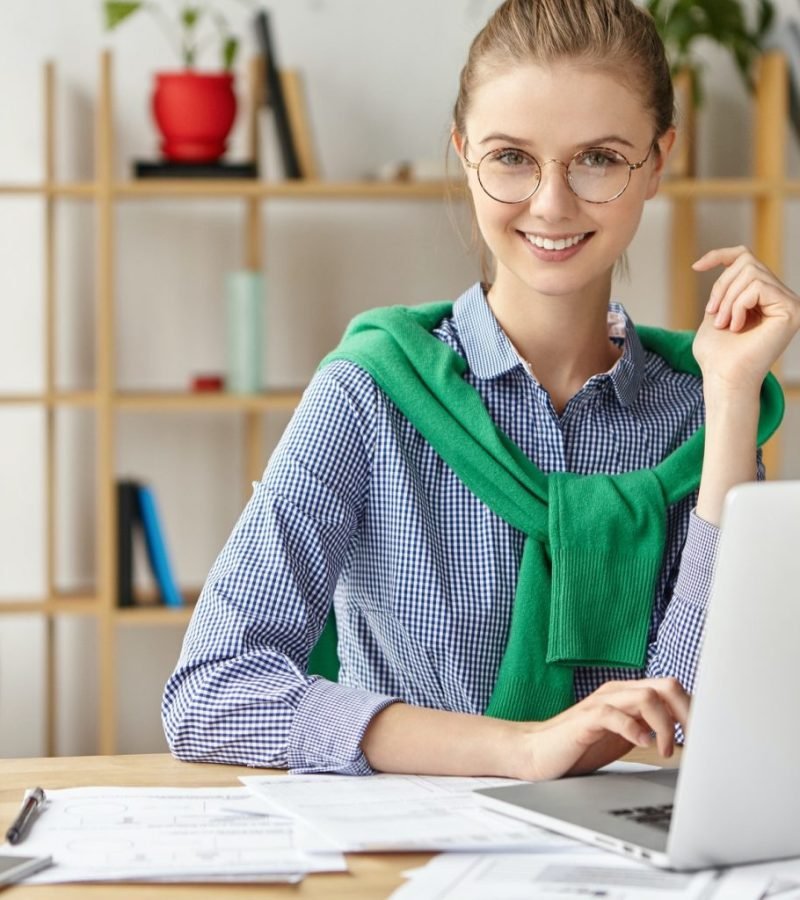 successful-freelancer-works-at-home-remotely-uses-modern-gadgets-and-free-wifi-connection-professi-pe78aukiluhfgeyxc50p7d8hlmq0wnf00pqm776680